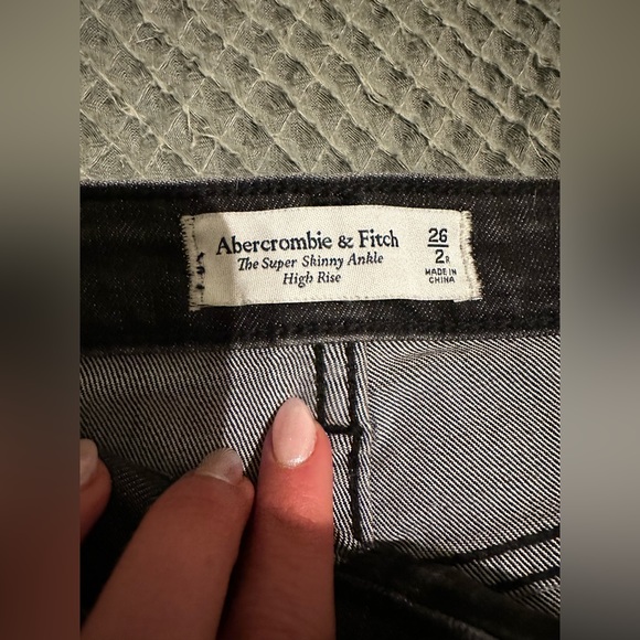 Abercrombie 24|2 - Super Skinny Ankle High Rise Jeans - Picture 2 of 3